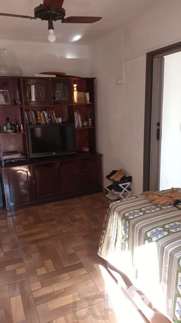 Apartamento com sacada 2 dorm na Avenida Engenheiro Francisco Rodolfo Simch - Sarandi — foto 3