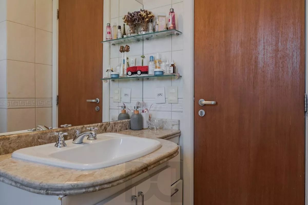 Casa em condomínio com 3 dormitórios, suíte e 2 vagas — foto 9