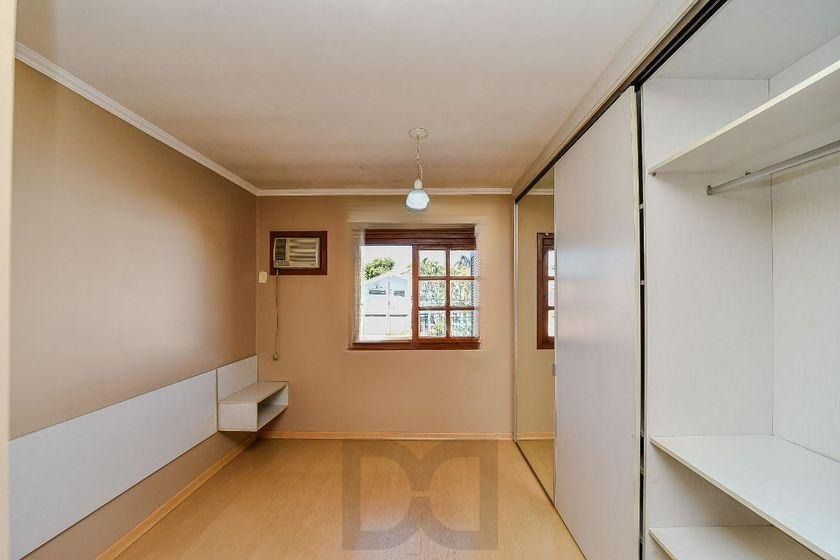 Casa com 3 dormitórios, suíte e churrasqueira. — foto 6