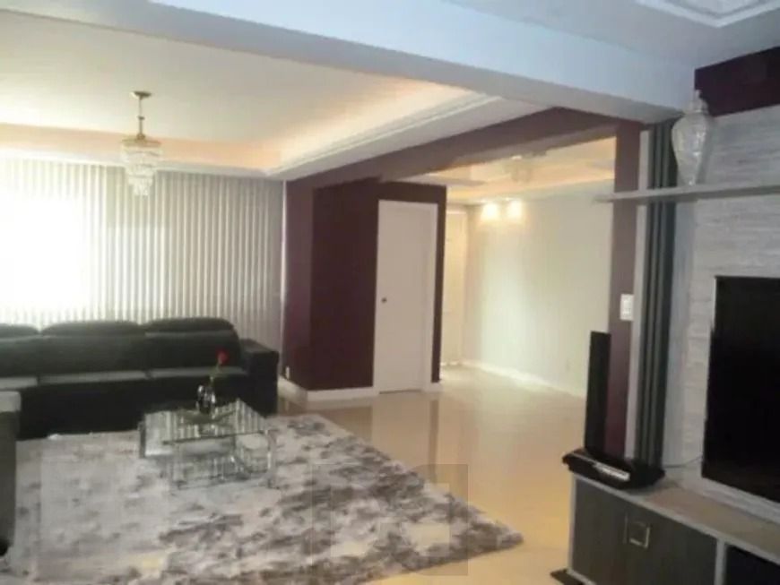 Casa térrea com 3 dormitórios, suíte e 3 vagas. — foto 11