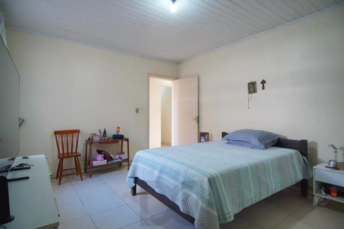 Casa Térrea com 5 dormitórios, Amplo Terreno de 300m² - Bairro Santa Rosa — foto 22