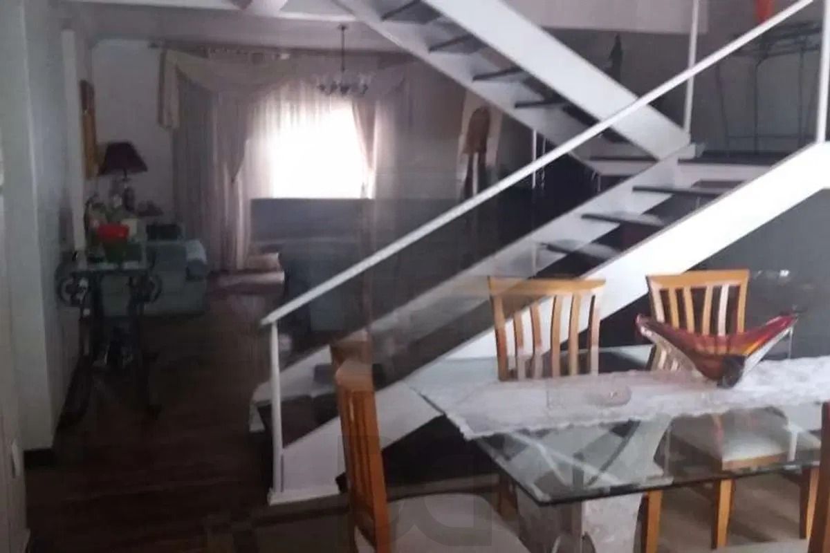 Casa com 3 dormitórios, suíte, churrasqueira e amplo pátio. — foto 3