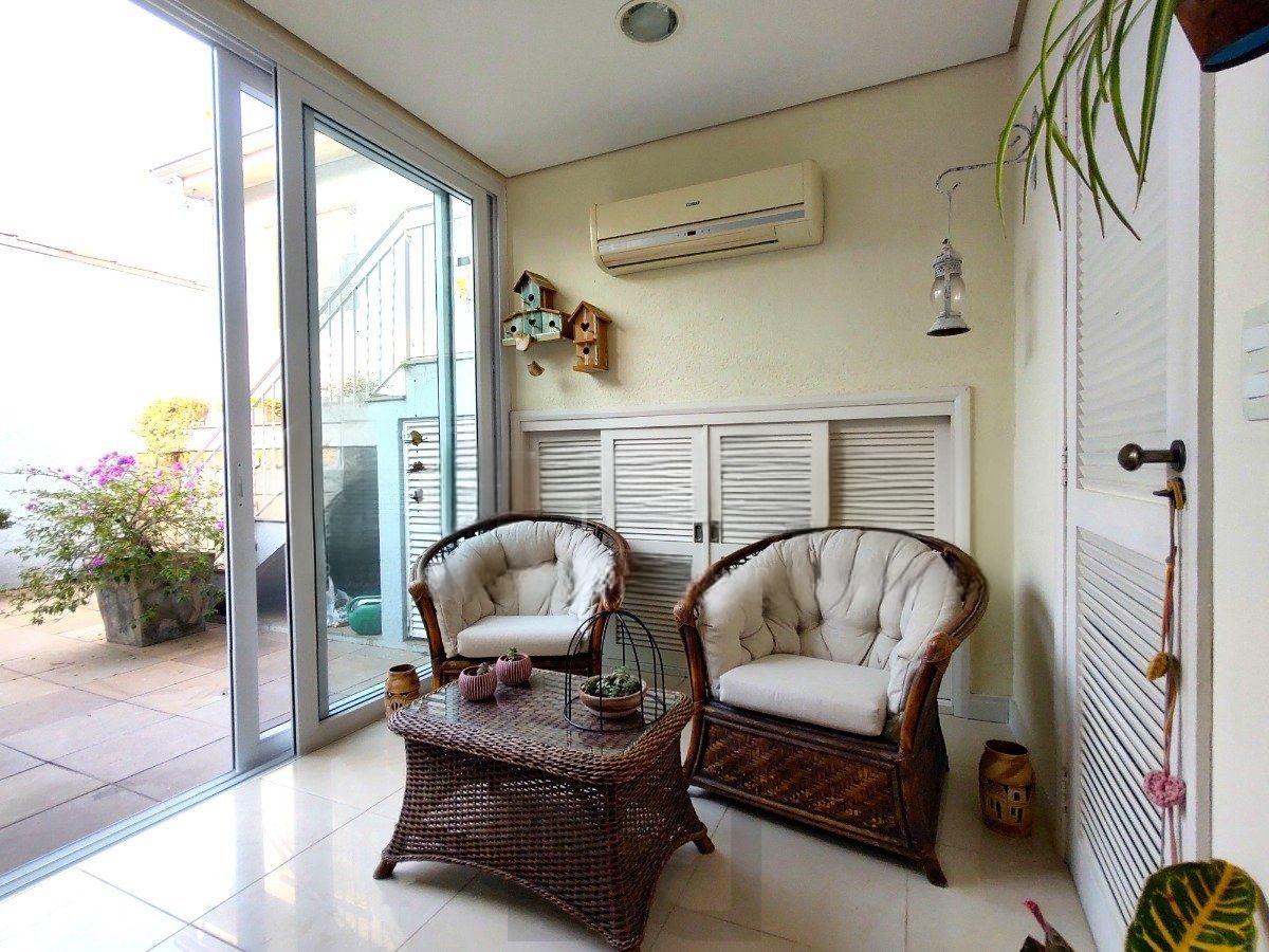 Casa com 4 dormitórios, espaço gourmet e terraço na Zona Norte de Porto Alegre — foto 4