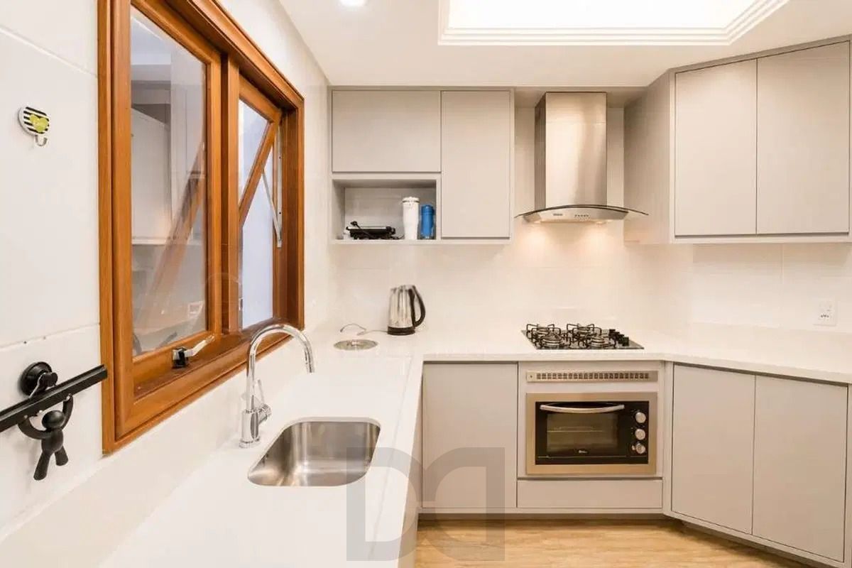 Casa com 3 dormitórios, suíte, churrasqueira e piscina. — foto 15