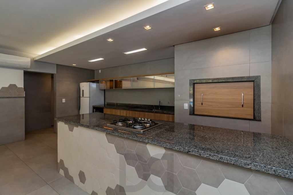 Apartamento 3 Dormitórios com Suíte, Sacada e Vaga Coberta — foto 32