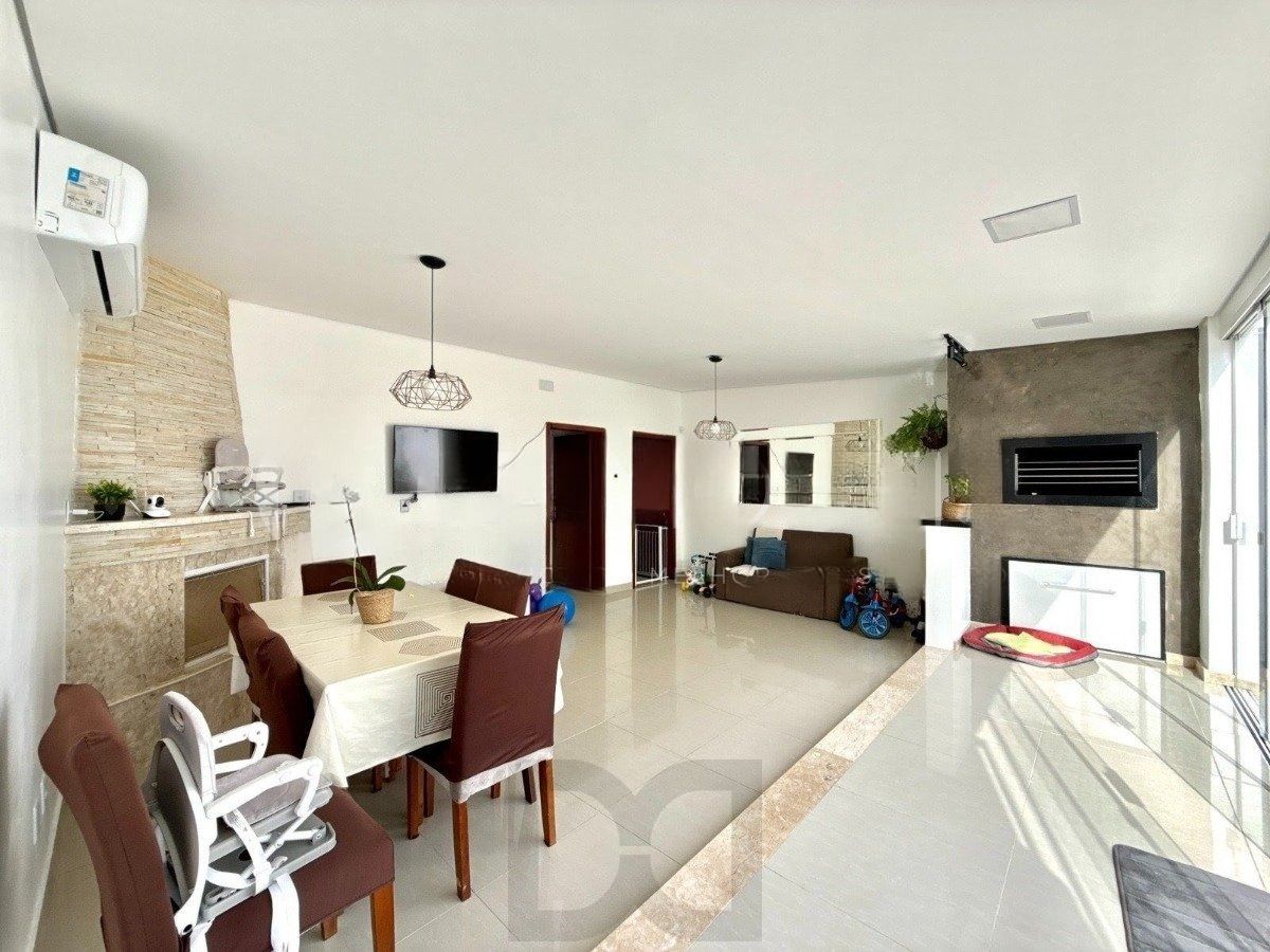 Casa ampla com 4 dormitórios, suíte e área de lazer- Passo da Areia — foto 12