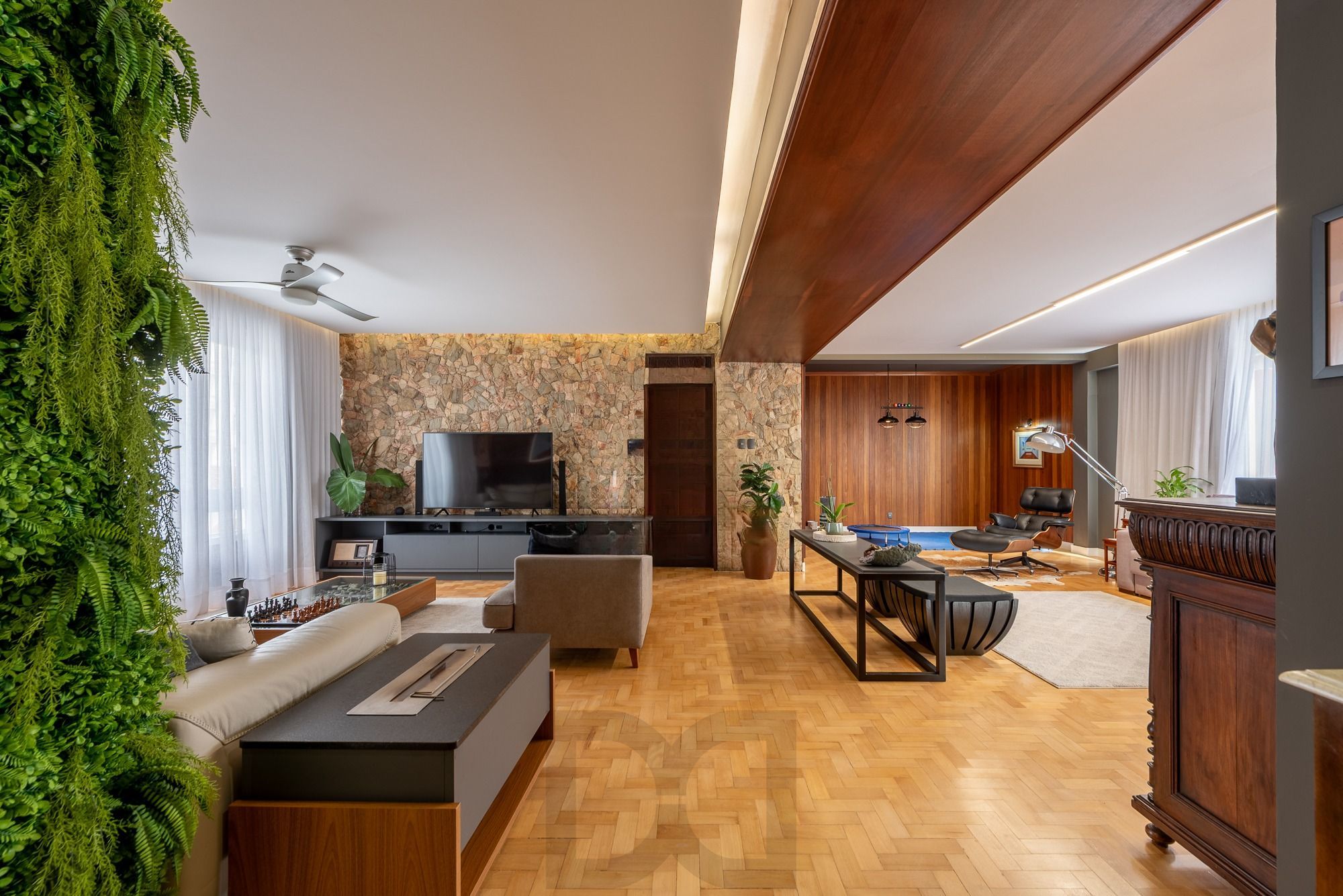 Apartamento com 295m² e 3 dormitórios, 1 suíte, 2 vagas individuais, no bairro Independência — foto 3