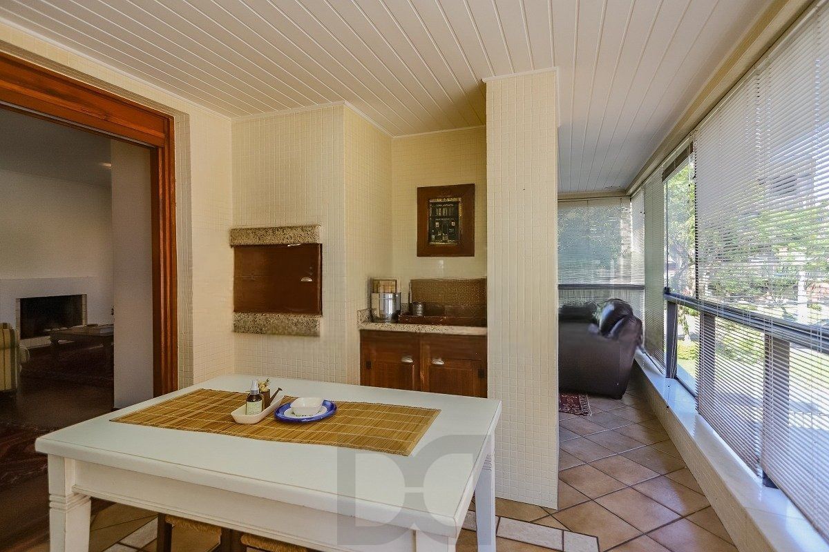 Apartamento com 3 dormitórios, suíte, 2 vagas e varanda com churrasqueira. — foto 12