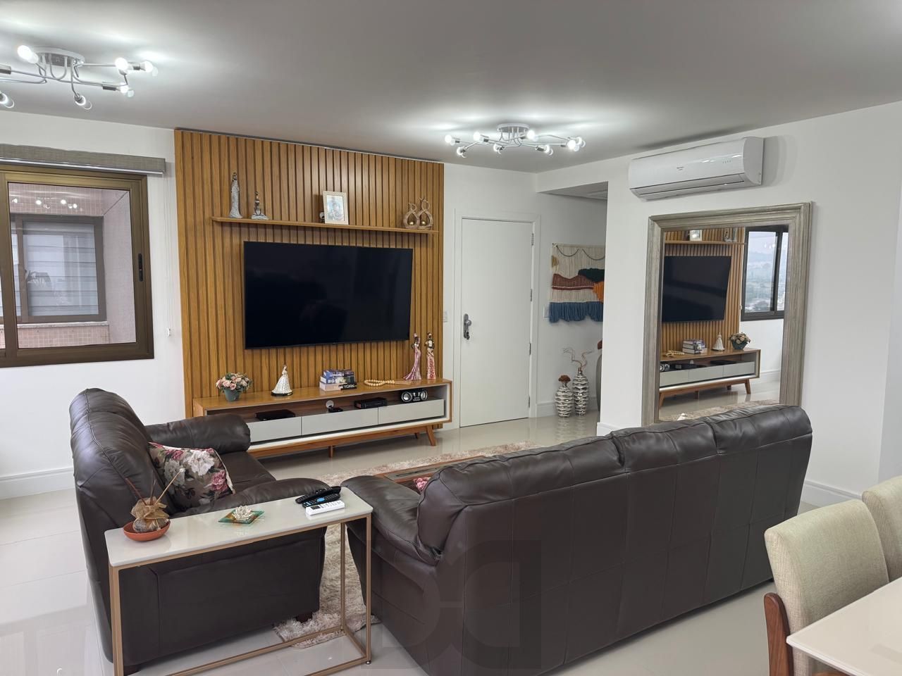 Semi-mobiliado, 3 dormitórios, 2 vagas lado a lado - Jardim Planalto — foto 3