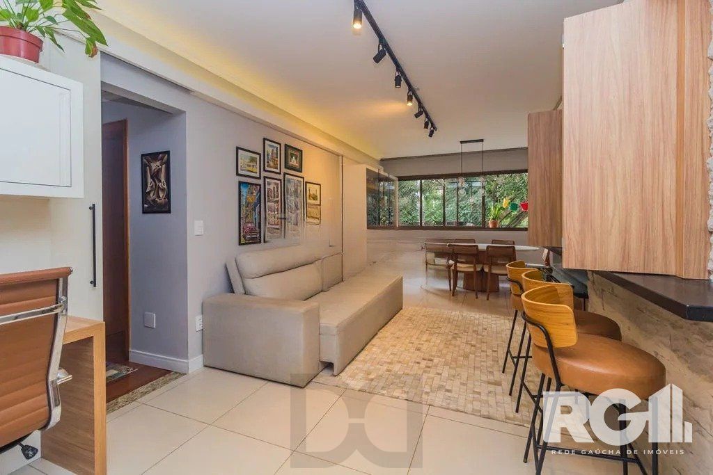 Apartamento com 94m², 3 quartos, 1 suíte, 2 vagas, no bairro Cristo Redentor em Porto Alegre.. — foto 1