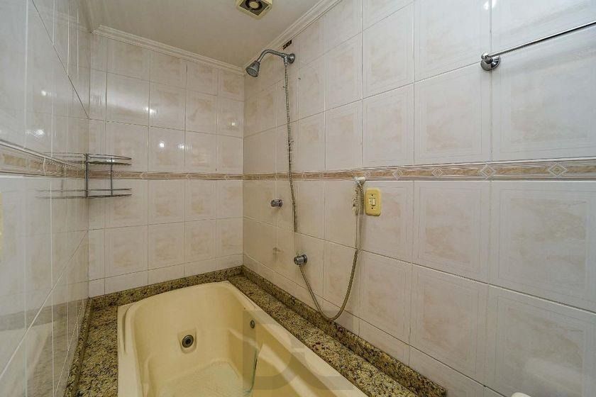Casa com 3 dormitórios, suíte e churrasqueira. — foto 11