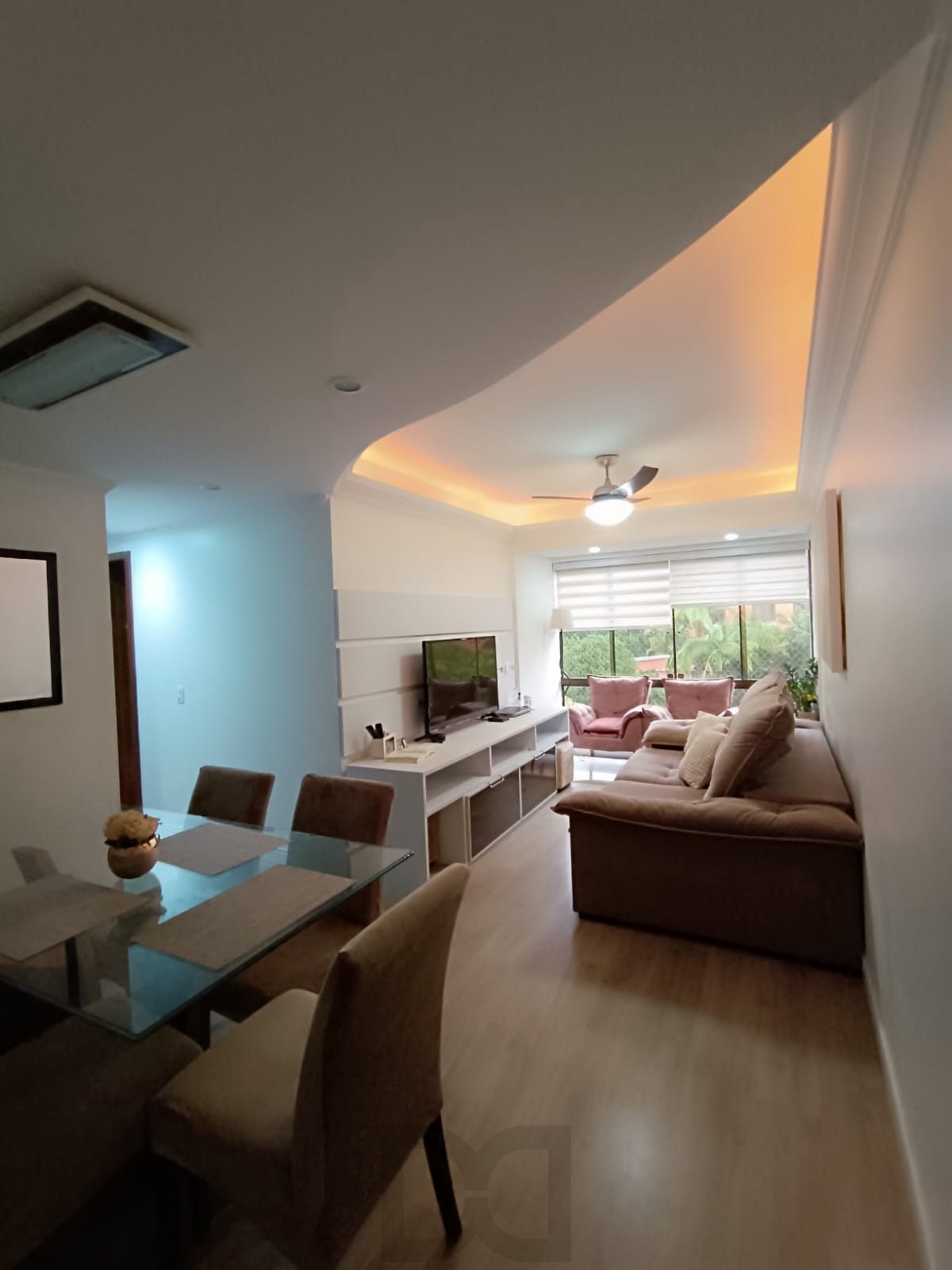 Apartamento semimobiliado com 67,37 m² de área privativa com 3 dormitórios — foto 1