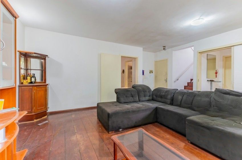 Casa com pátio e churrasqueira em frente à praça – Jardim Sabará — foto 6