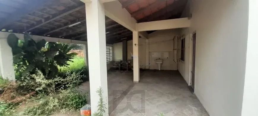 Casa térrea com 2 dormitórios, amplo pátio e 3 vagas. — foto 10