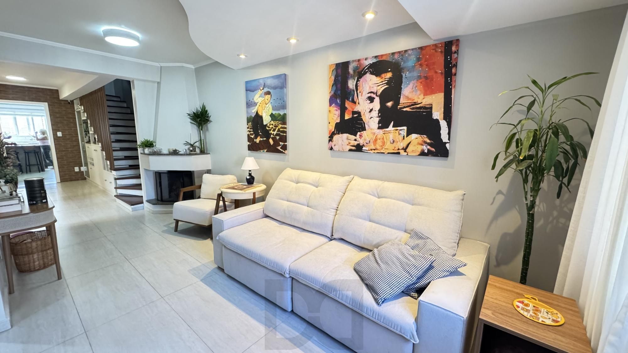 Casa 4 dormitórios com espaço gourmet patio com Piscina no Jardim Lindoia — foto 11