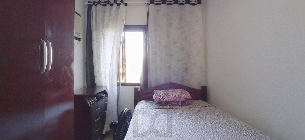 Casa com 4 dormitórios, sótão e amplo pátio próxima ao Hospital Cristo Redentor — foto 11