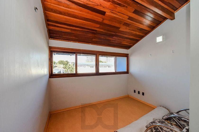 Casa com 3 dormitórios, suíte e churrasqueira. — foto 24