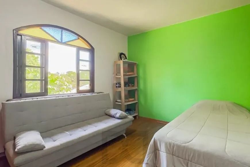 Casa térrea com 4 dormitórios, suíte e 2 vagas. — foto 2