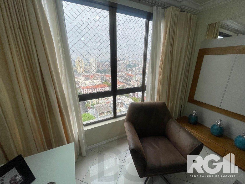 Apartamento com 3 dormitórios, 1 suíte, lavabo, 2 vagas cobertas, semimobiliado, churrasqueira e lareira. — foto 7