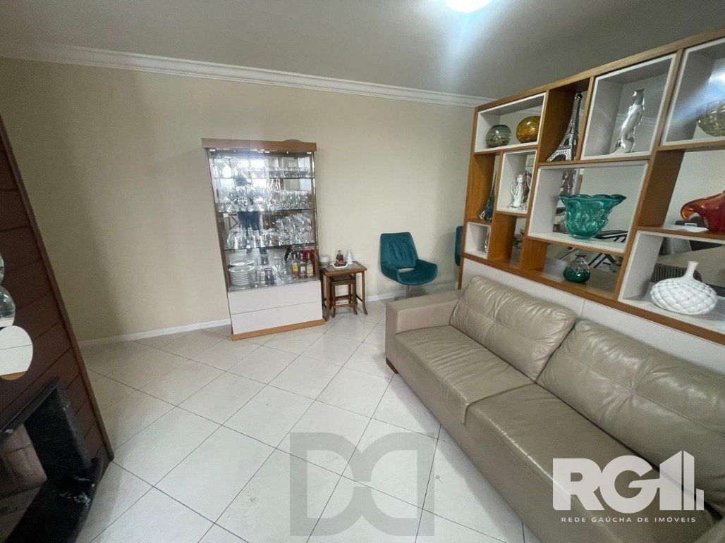 Apartamento com 3 dormitórios, 1 suíte, lavabo, 2 vagas cobertas, semimobiliado, churrasqueira e lareira. — foto 5