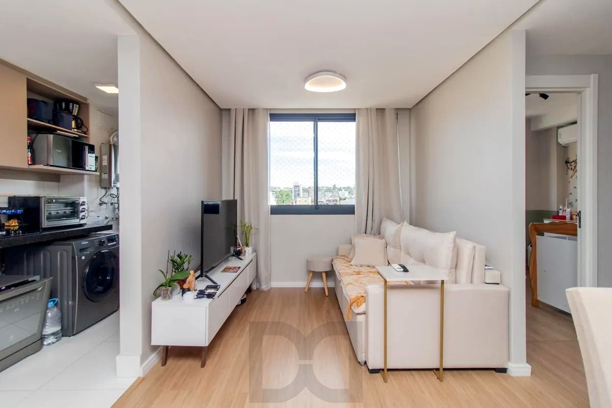 Apartamento, 2 Quartos Semimobiliado, churrasqueira, 1 vaga - Menino Deus — foto 2