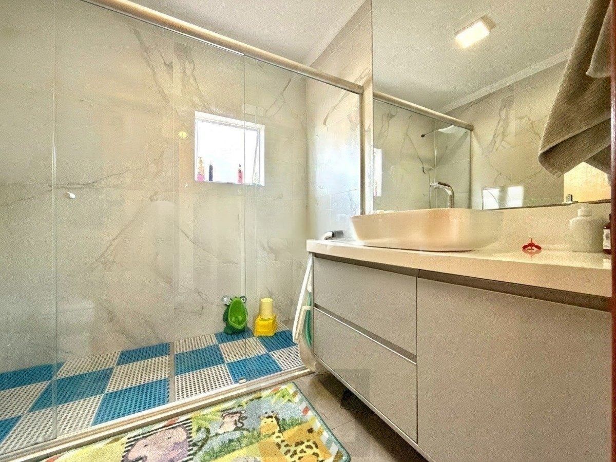 Casa ampla com 4 dormitórios, suíte e área de lazer- Passo da Areia — foto 30