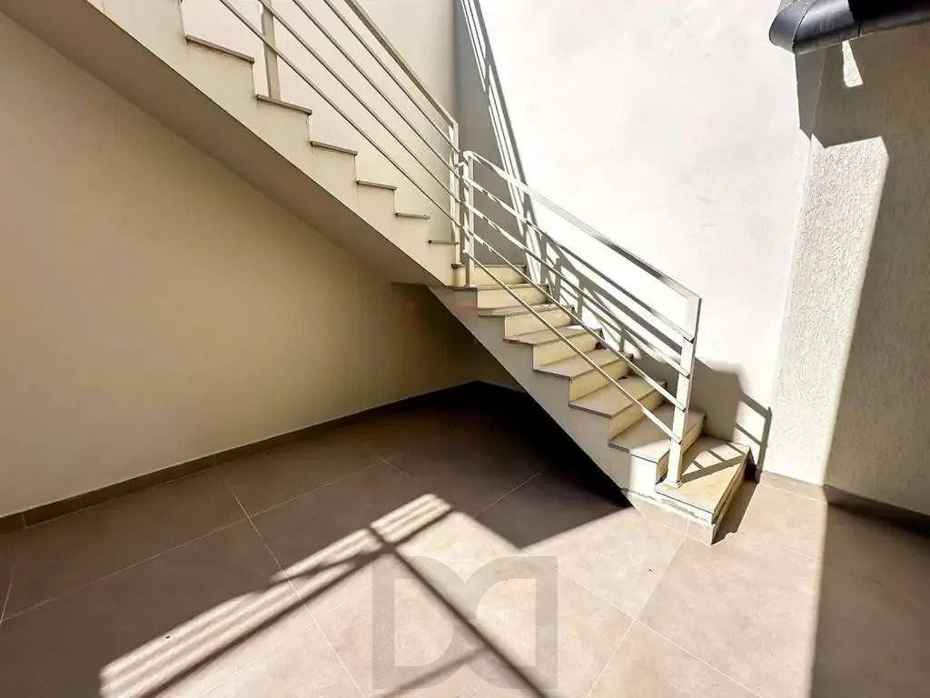 Casa com 3 dormitórios, suíte, churrasqueira, lareira e 2 vagas de garagem. — foto 14