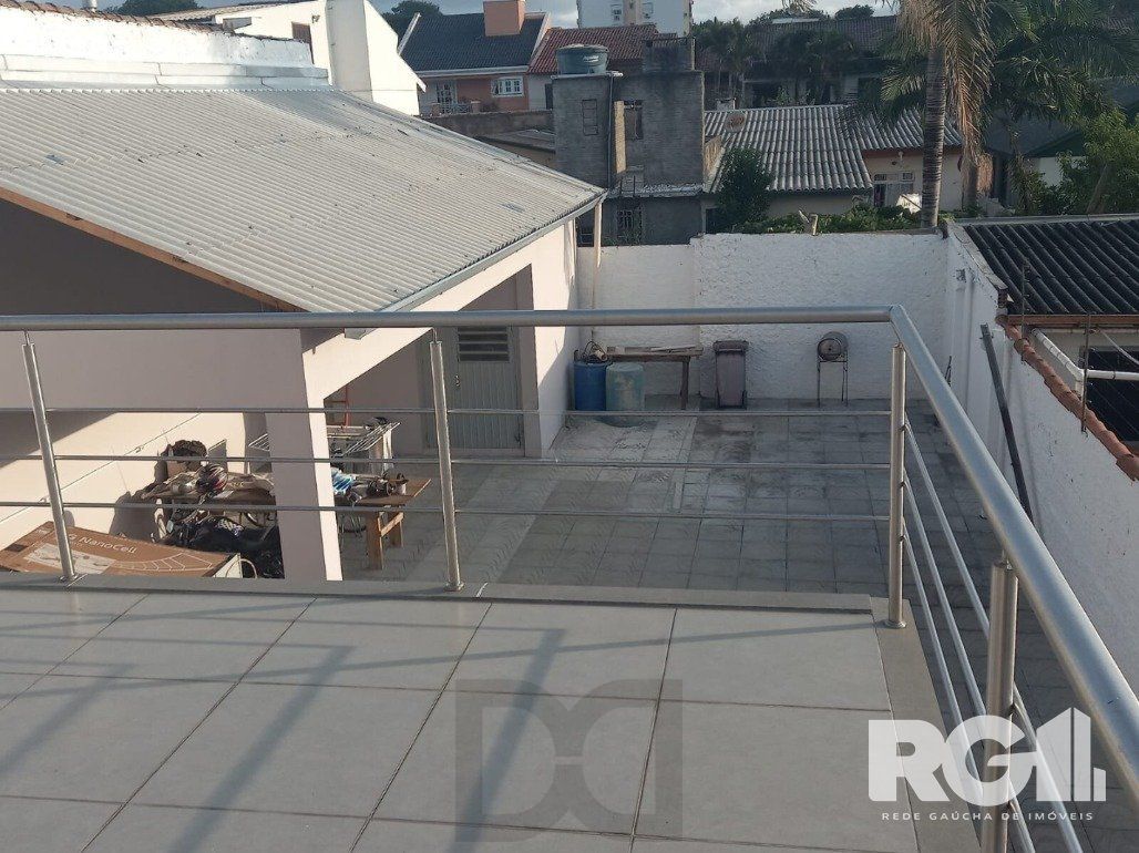 Casa à Venda com 3 Dormitórios, Suíte com Closet e Garagem para 10 Carros — foto 17