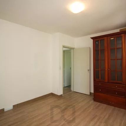 Apartamento com 2 dormitórios, banheiro auxiliar e 2 vagas cobertas. — foto 10
