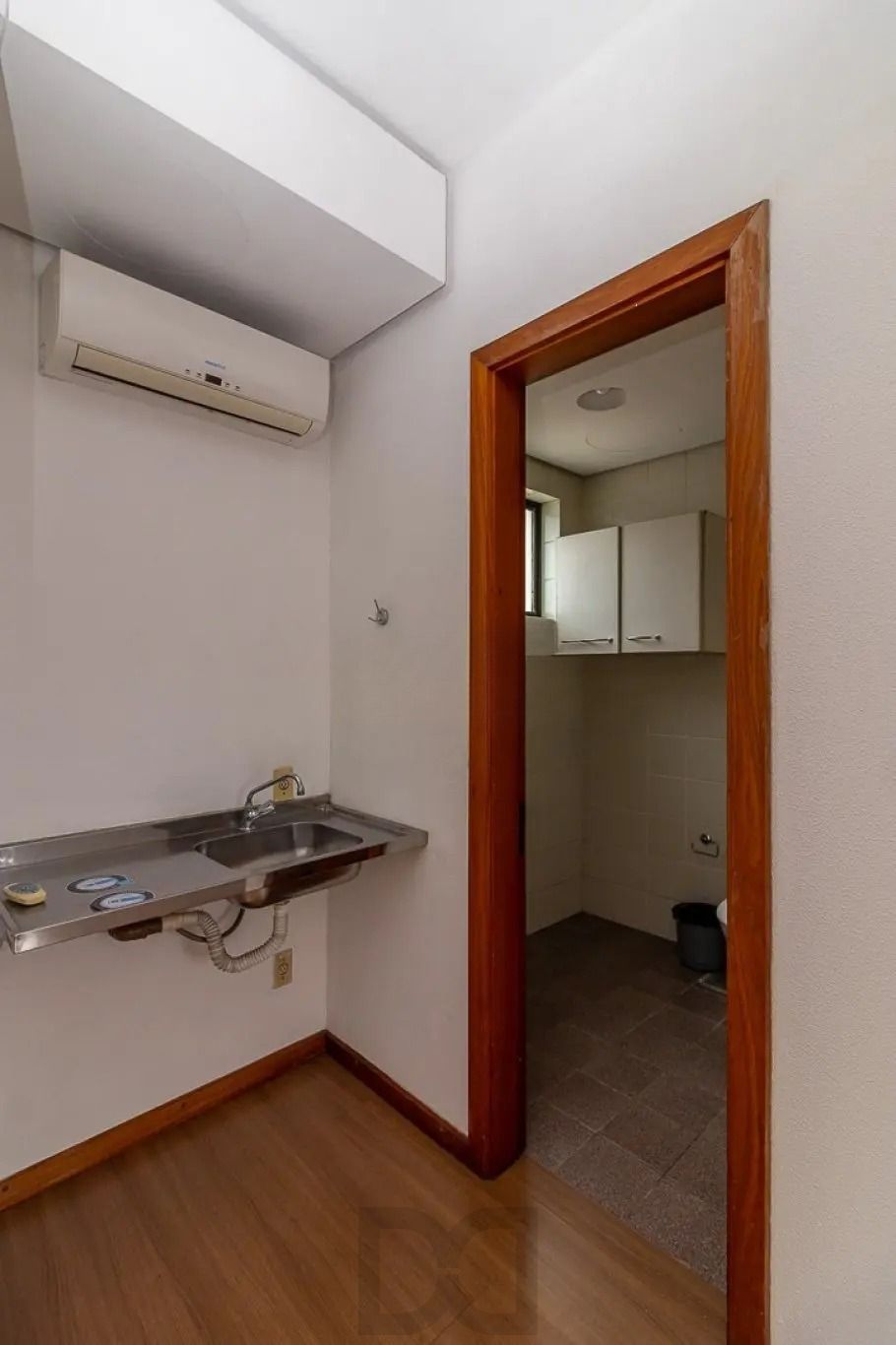 Sala a com 40m² privativos vaga e elevador, na Rua Barão do Gravataí, Menino Deus - Porto Alegre. — foto 6