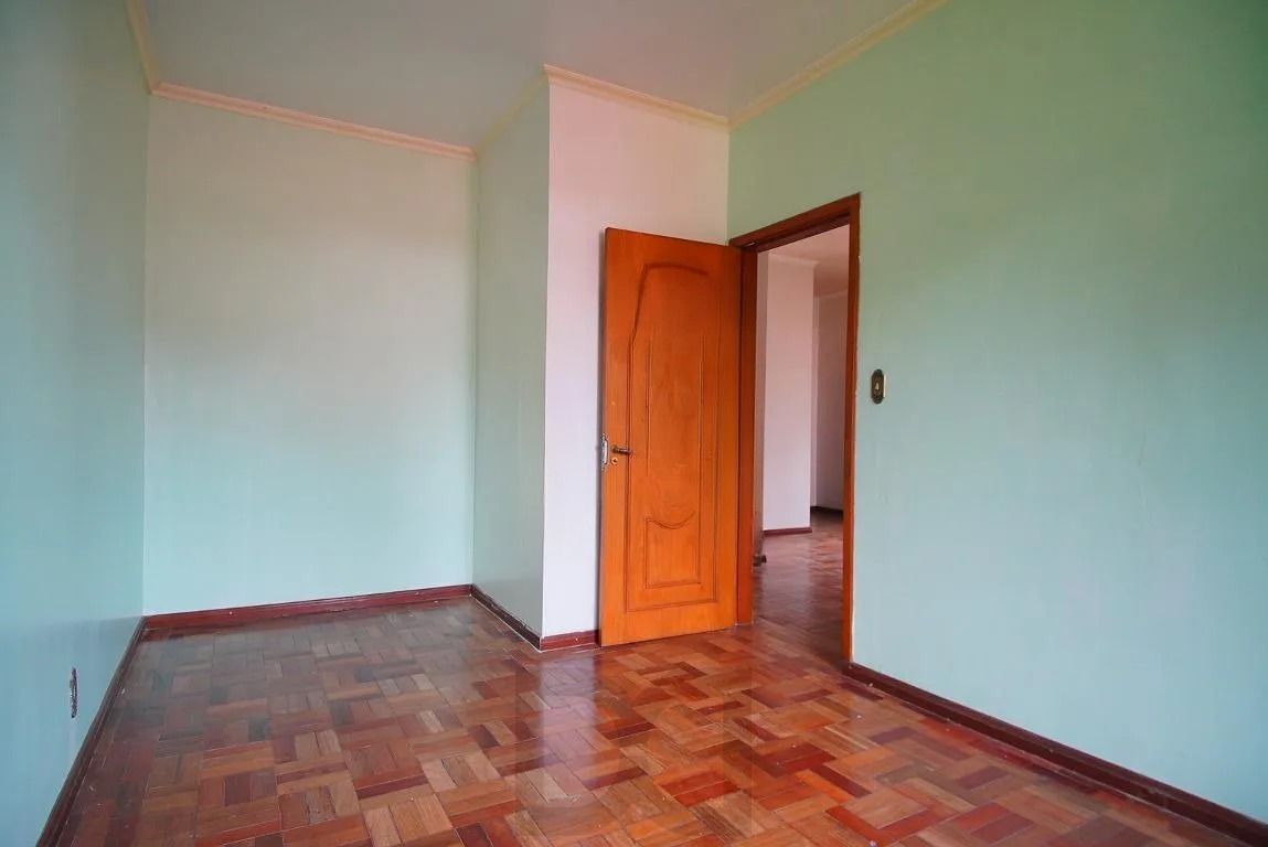 Casa com 4 Dormitórios e Amplo Pátio no Passo D’Areia — foto 4