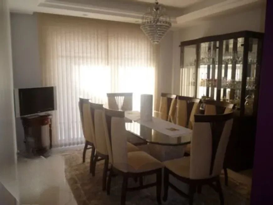 Casa térrea com 3 dormitórios, suíte e 3 vagas. — foto 22