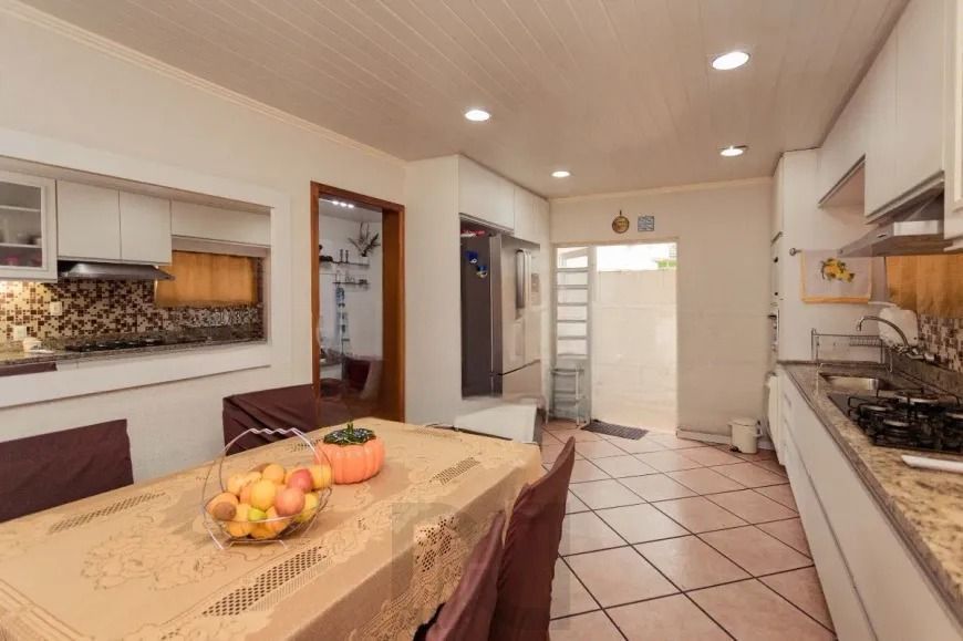 Casa térrea  com 200m² privativos, 3 quartos, Rua Sylvio Sanson - Sarandi — foto 17