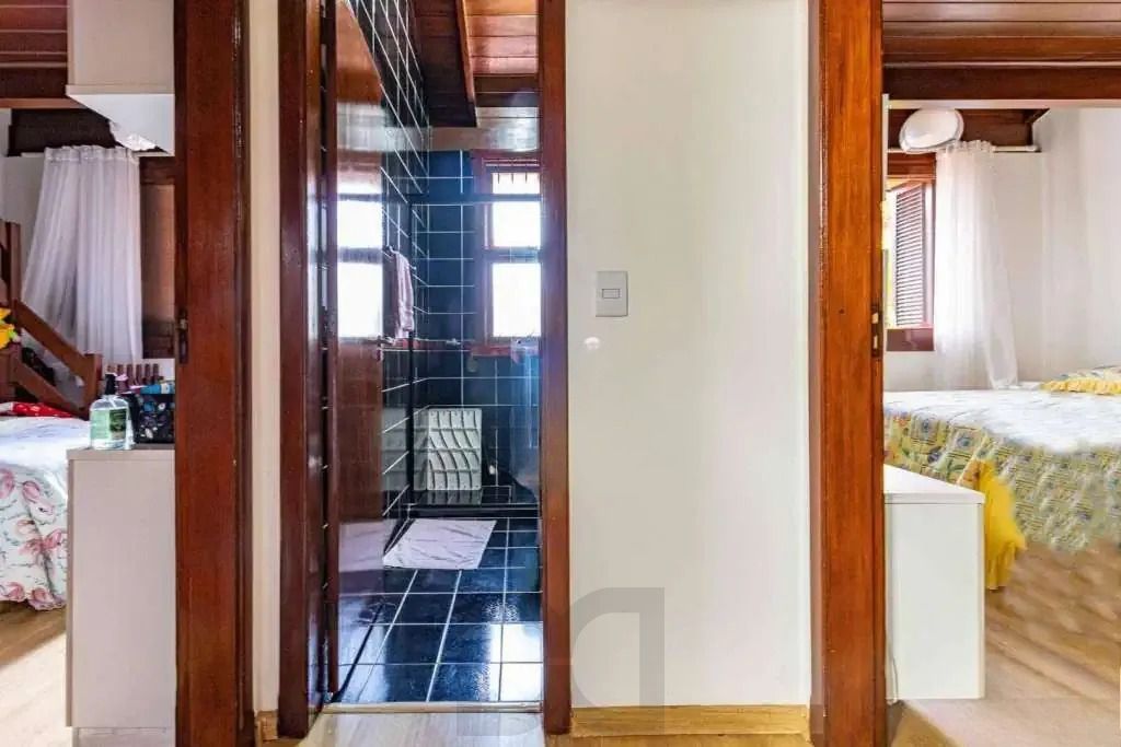 Casa com 4 dormitórios, suíte, piscina e 4 vagas. — foto 23