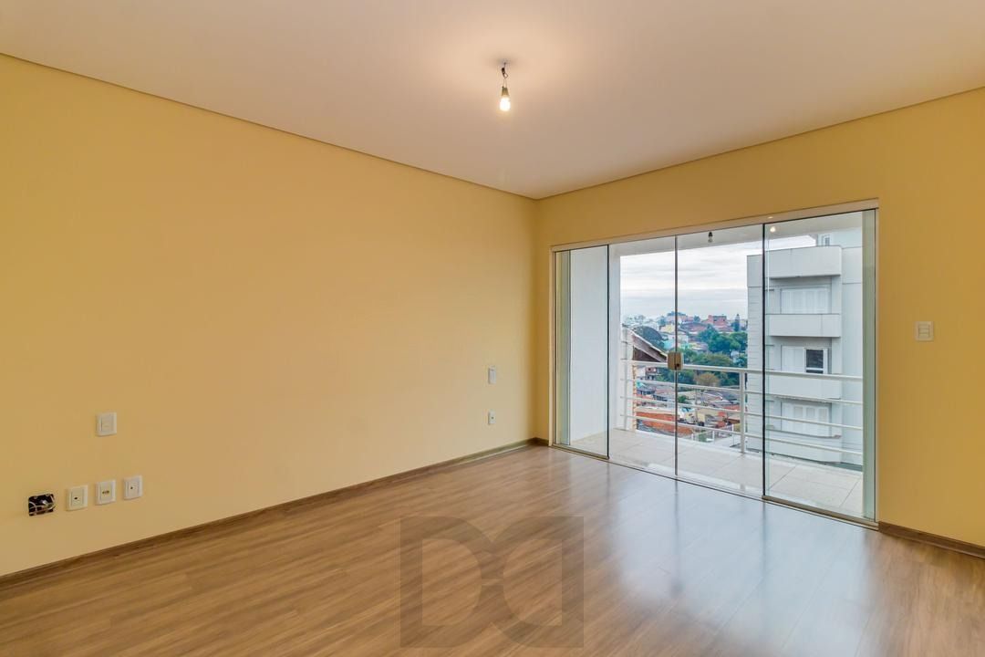 Casa com 3 dormitórios, suíte, lavabo e amplo pátio. — foto 7