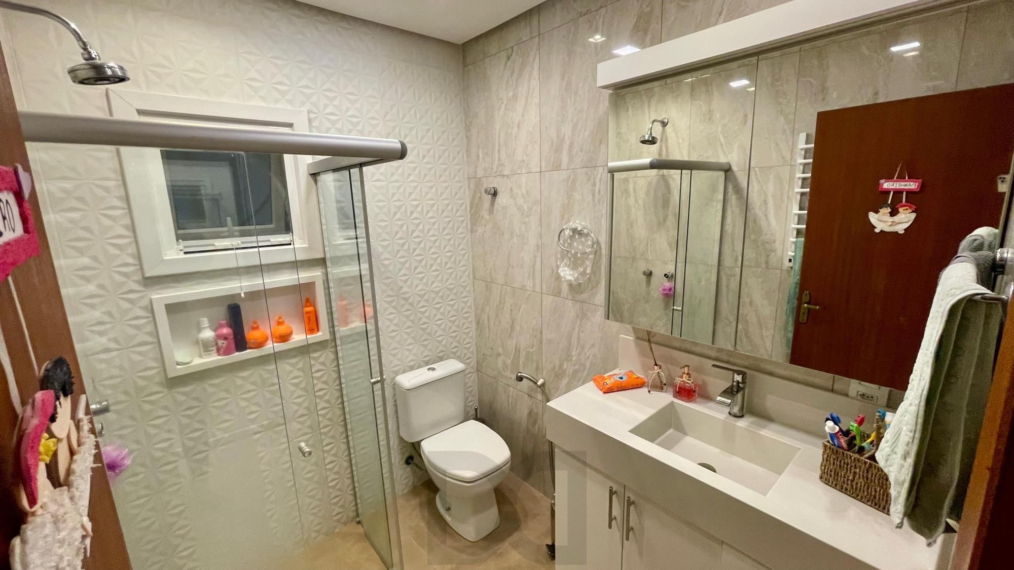 Casa térrea 100% mobiliada com 3 dormitórios, suíte, piscina e 3 vagas. — foto 28