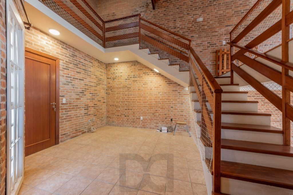 Casa com 4 dormitórios, suíte, churrasqueira e 4 vagas — foto 8