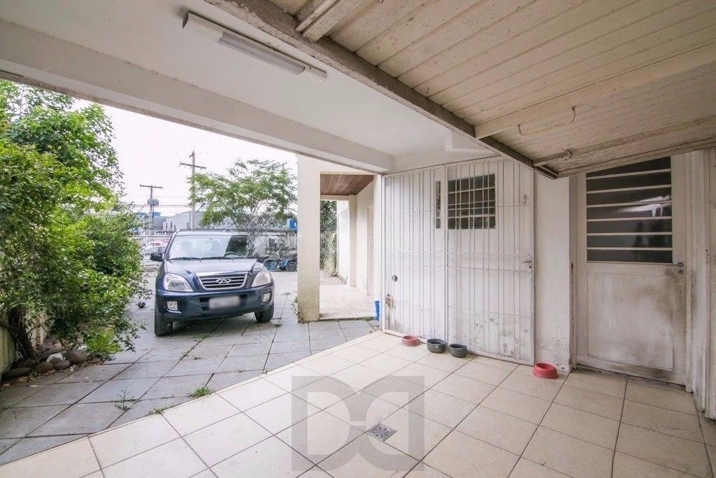Casa de esquina com 6 dormitórios, 430m², piscina, 4 vagas — foto 31