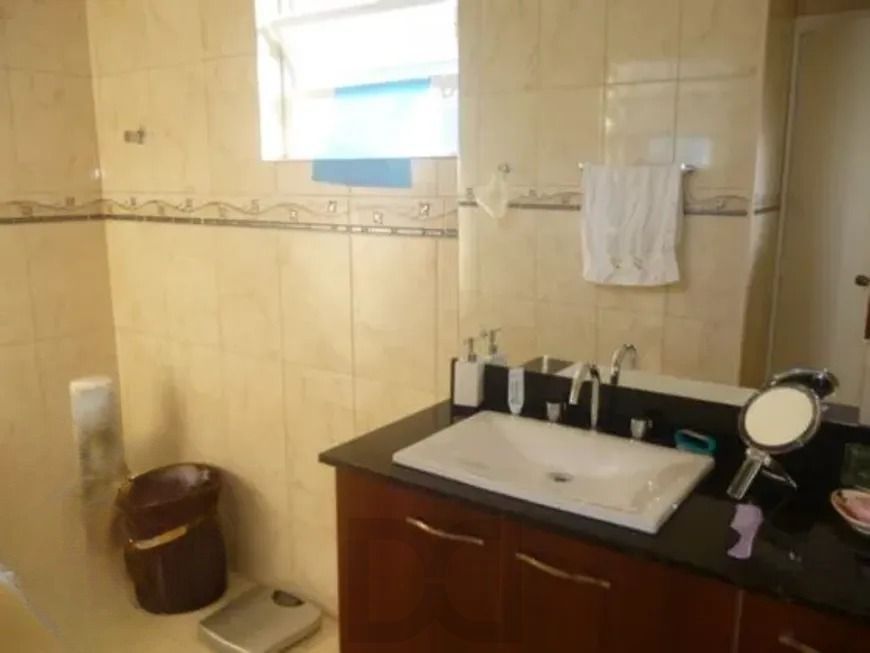 Casa térrea com 3 dormitórios, suíte e 3 vagas. — foto 32