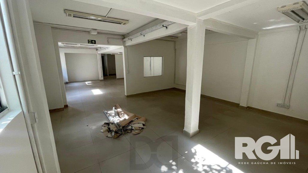 Prédio Comercial Imponente com 1.200m² na Zona Norte de Porto Alegre — foto 9