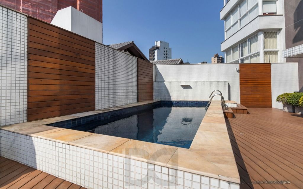 Apartamento Duplex Semimobiliado com 2 Suítes no Petrópolis — foto 18