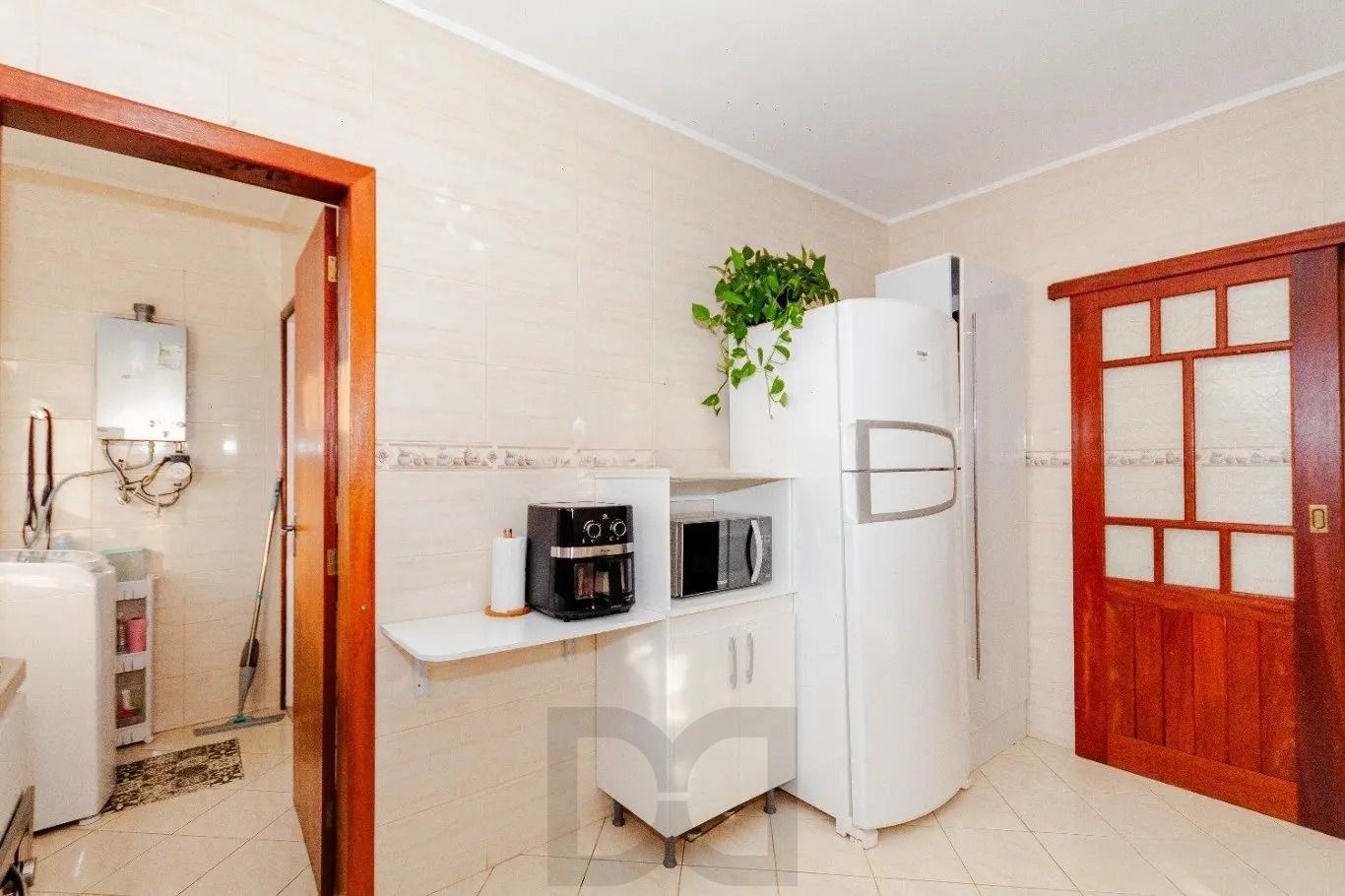 Ótima cobertura, 2 dormitórios e 1 dependência de empregada e 1 vaga coberta. — foto 10