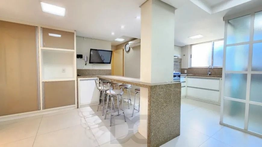 Apartamento 3 dormitórios, suíte, semimobiliado e duas vagas de garagem. — foto 19