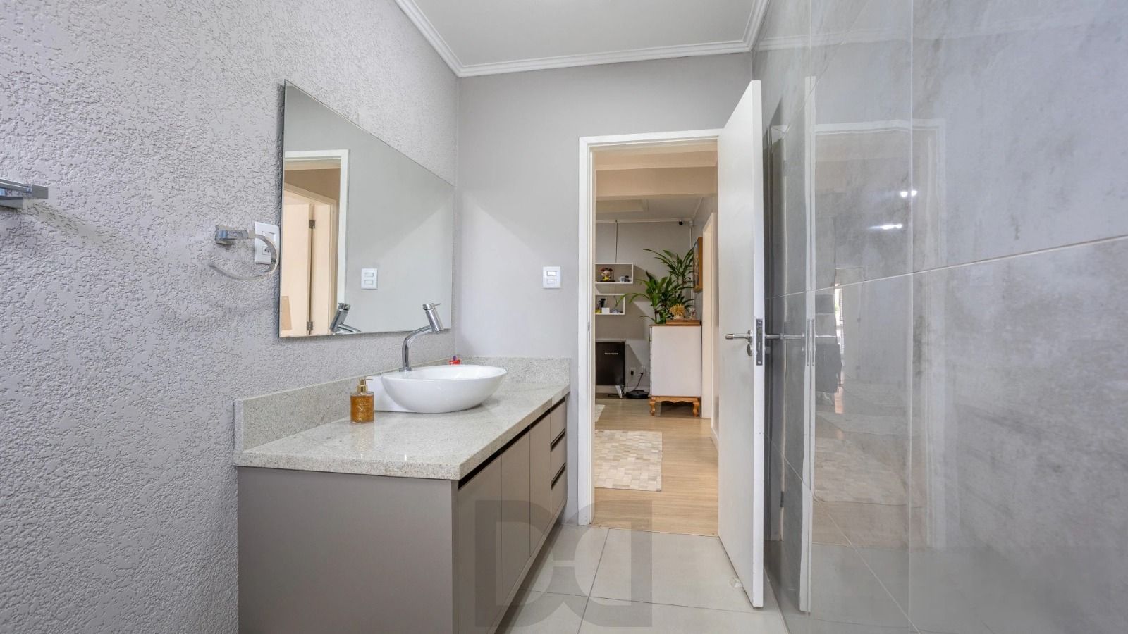 Casa 4 dormitórios com espaço gourmet patio com Piscina no Jardim Lindoia — foto 23