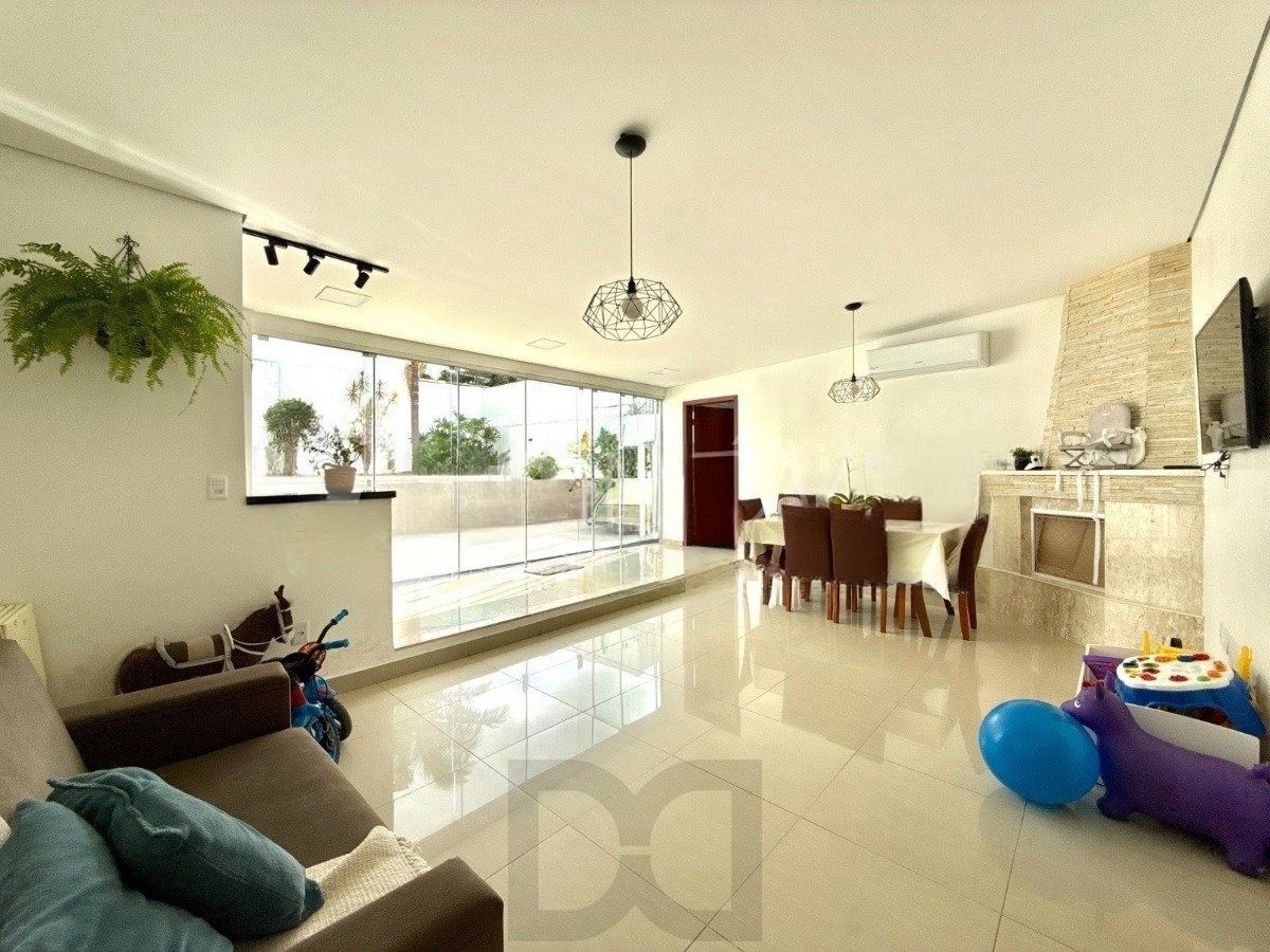 Casa ampla com 4 dormitórios, suíte e área de lazer- Passo da Areia — foto 11