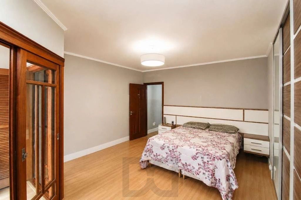 Casa com 3 dormitórios, suíte, churrasqueira e piscina. — foto 18