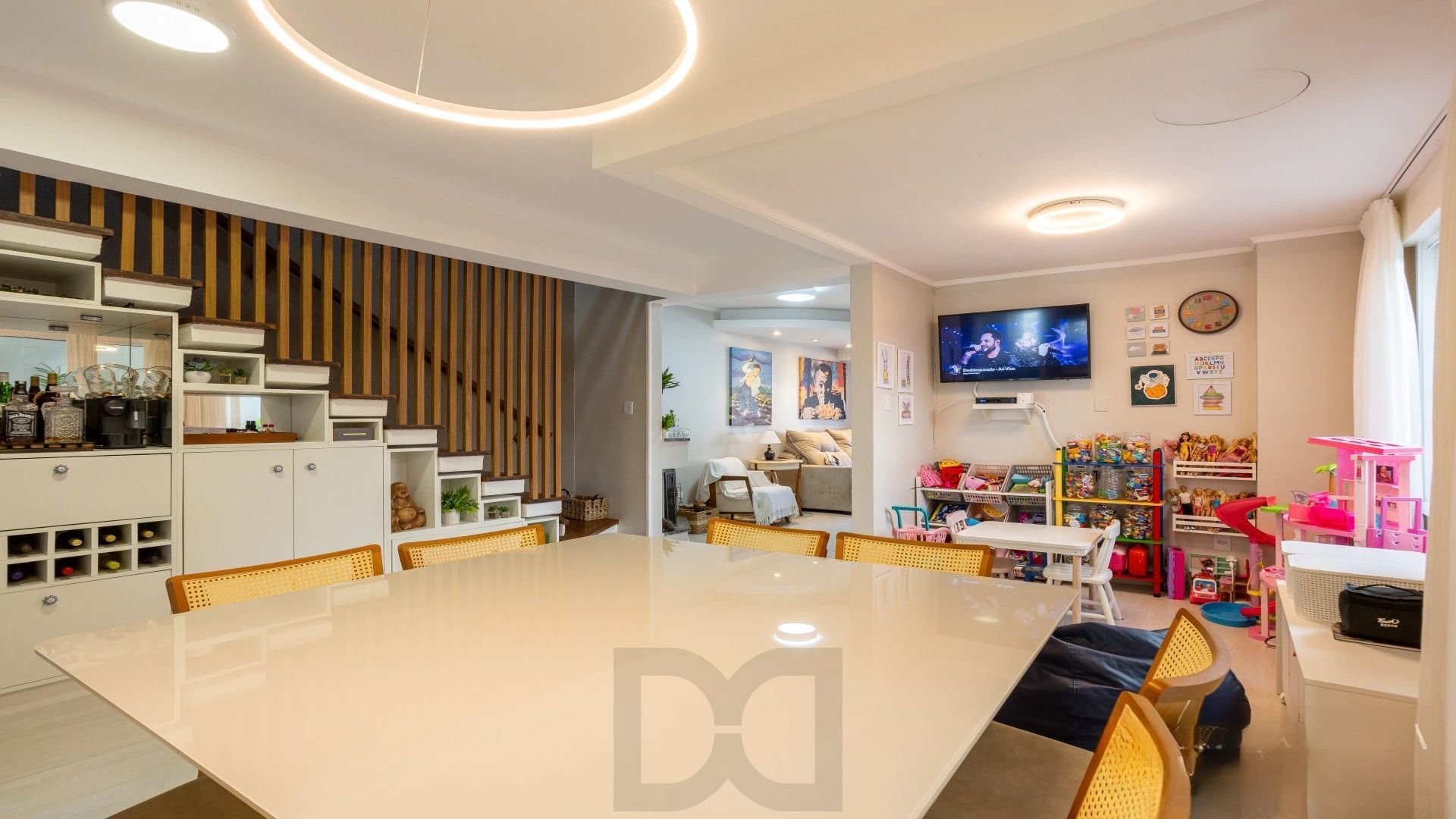 Casa 4 dormitórios com espaço gourmet patio com Piscina no Jardim Lindoia — foto 8