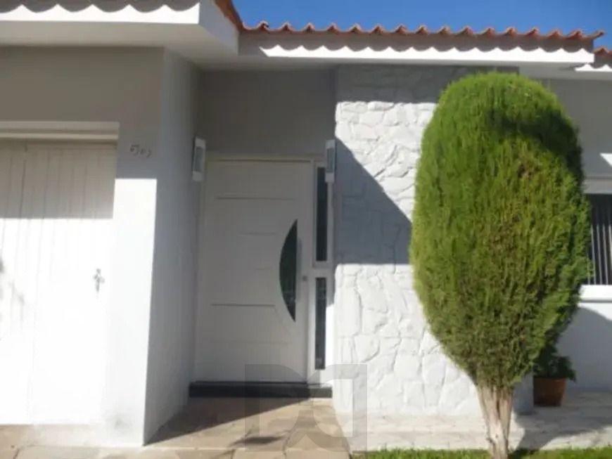 Casa térrea com 3 dormitórios, suíte e 3 vagas. — foto 7
