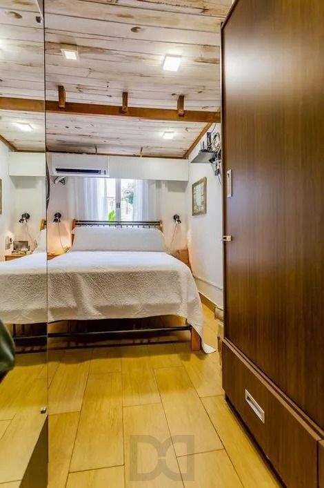 Casa térrea com 3 dormitórios, amplo pátio e 2 vagas de garagem cobertas. — foto 17