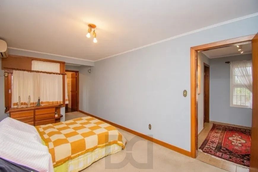 Casa com 3 dormitórios, suíte e amplo pátio com piscina e churrasqueira. — foto 20
